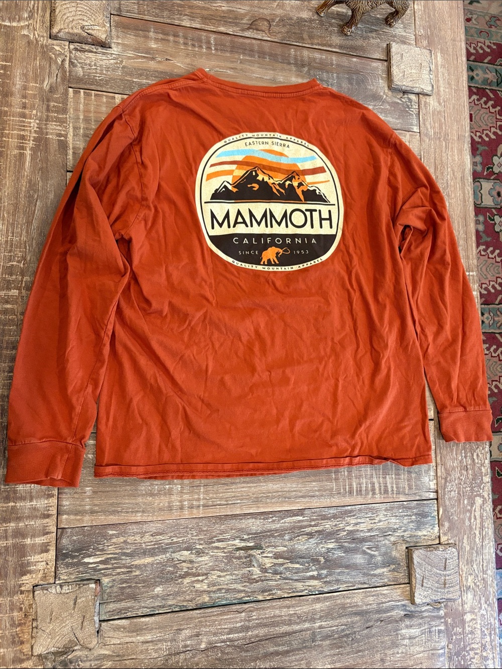 Mammoth Mountain. California Burnt Orange Long Sleeve T-Shirt Unisex Mens Large